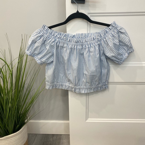 Ardene off shoulder crop top - Picture 2 of 4